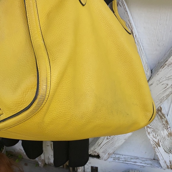 Alexander McQueen Zip Around Tote - Picture 8 of 16